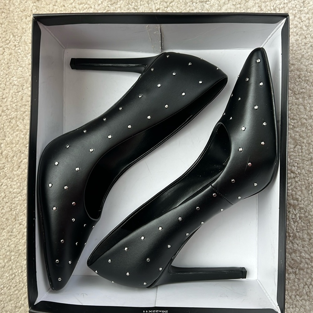 Nine West Women’s Pump | Black Studded Tatianas | Size 10